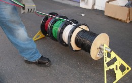 A Pair of Plate Vises Makes a Handy Portable Wire Rack