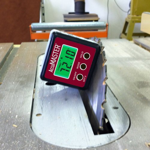With the AccuMASTER 2-in-1 Digital Level and Angle Gauge you can precisely check angles on saw blades