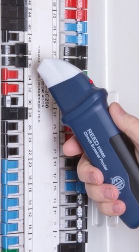 The R5500 quickly and easily identifies the correct circuit breaker protecting a specific electrical circuit without service interruption